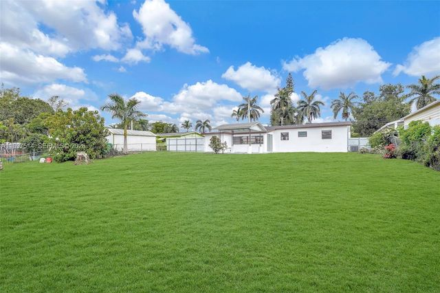 2460 NW 175th St, Miami Gardens, FL 33056