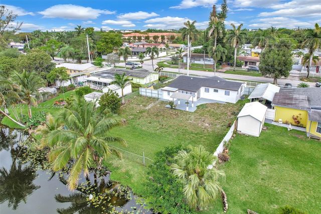 2460 NW 175th St, Miami Gardens, FL 33056