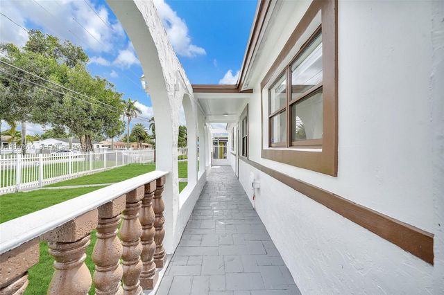 2460 NW 175th St, Miami Gardens, FL 33056