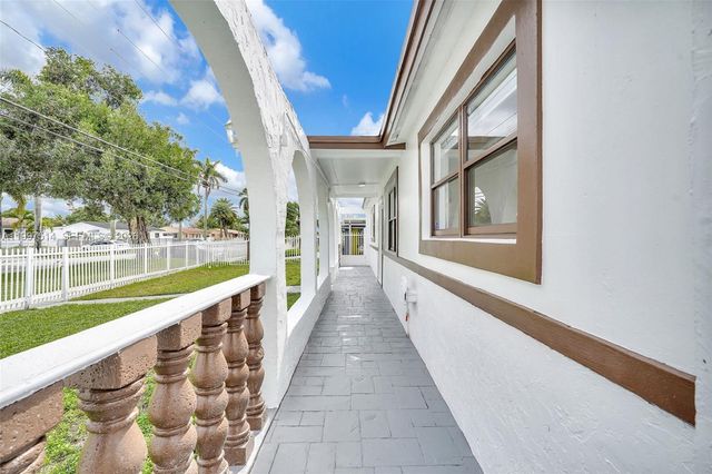 2460 NW 175th St, Miami Gardens, FL 33056