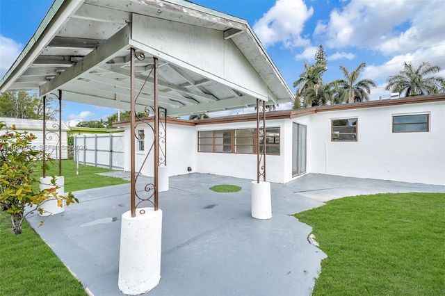 2460 NW 175th St, Miami Gardens, FL 33056