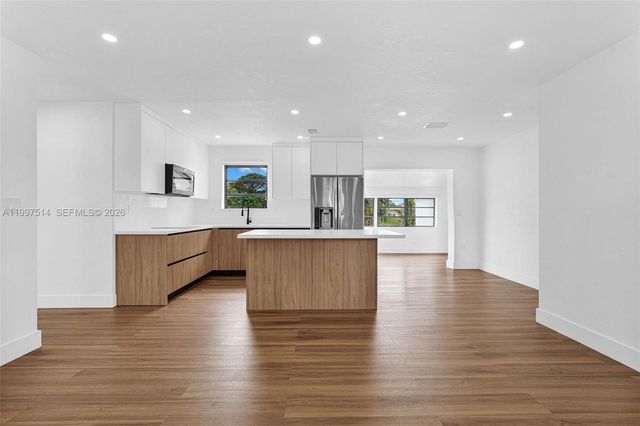 2460 NW 175th St, Miami Gardens, FL 33056