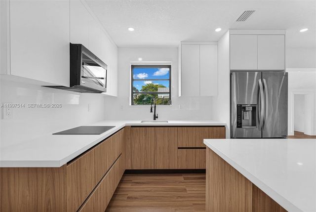 2460 NW 175th St, Miami Gardens, FL 33056