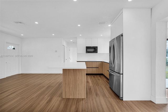 2460 NW 175th St, Miami Gardens, FL 33056