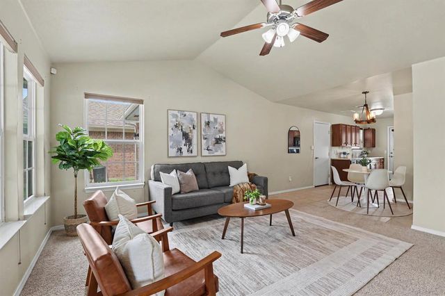 801 Ga Zump Drive, Norman, OK 73069