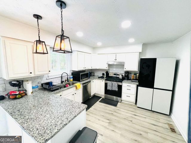 9006 Gatewood Drive, Jonesboro, GA 30238