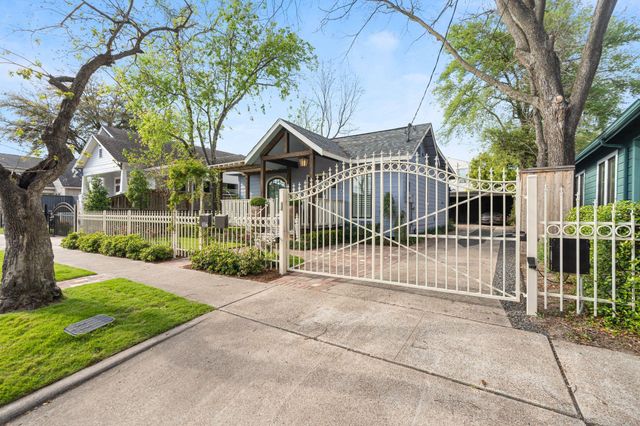 1116 Nadine Street, Houston, TX 77009