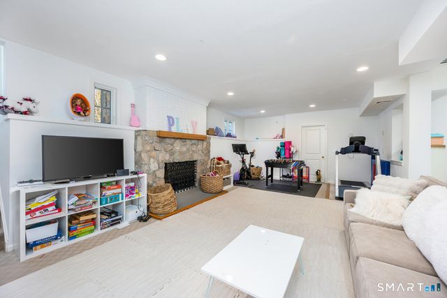 20 Outlook Drive, Darien, CT 06820