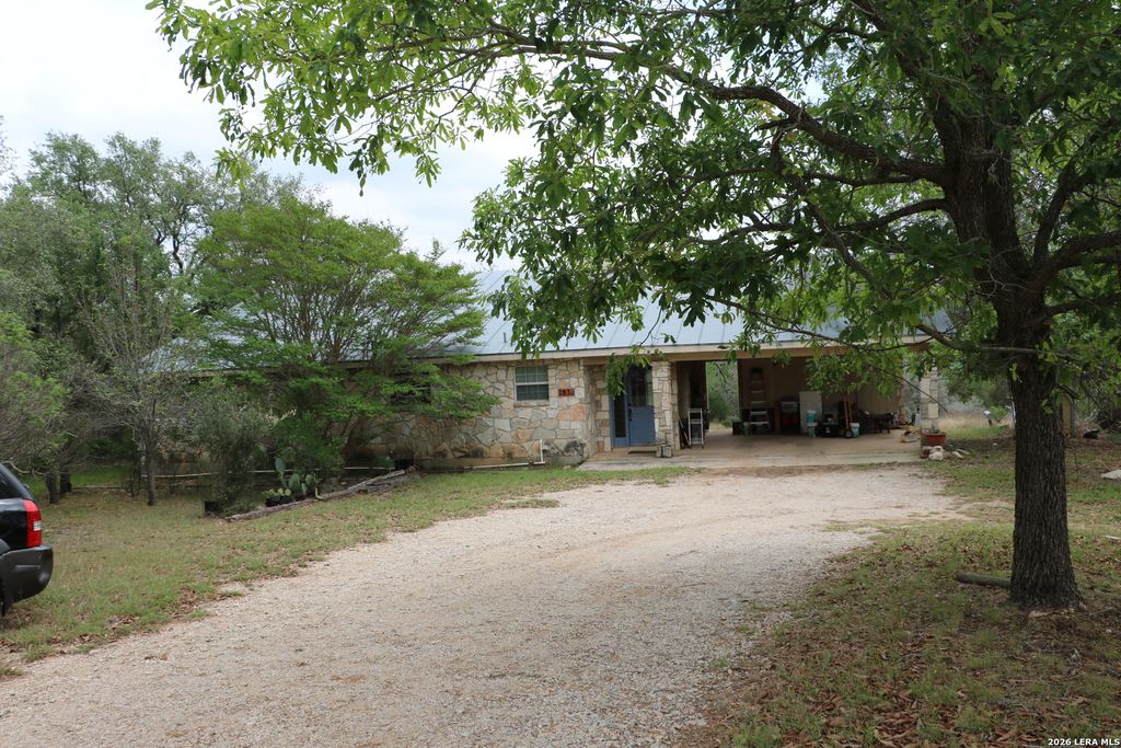 1307 COMANCHE PATH, Bandera, TX 78003