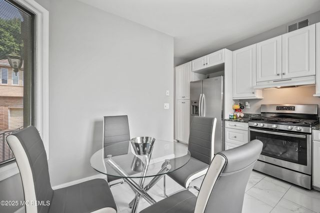 117 Sequoia Woods Court, Holmdel, NJ 07733