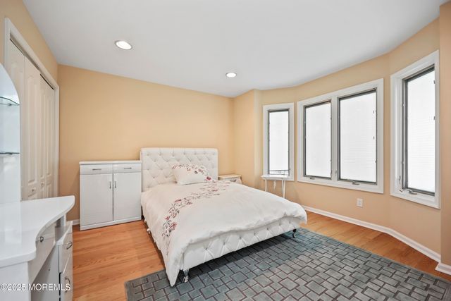 117 Sequoia Woods Court, Holmdel, NJ 07733