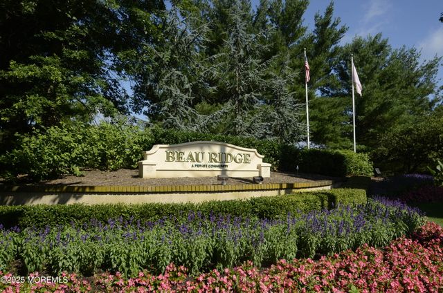 117 Sequoia Woods Court, Holmdel, NJ 07733