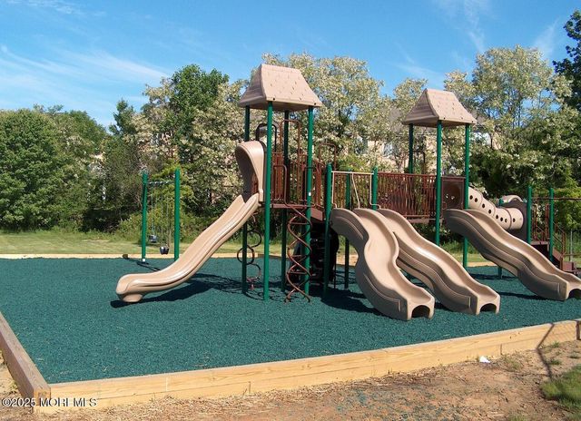 117 Sequoia Woods Court, Holmdel, NJ 07733