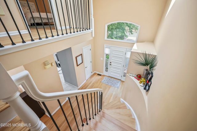 117 Sequoia Woods Court, Holmdel, NJ 07733