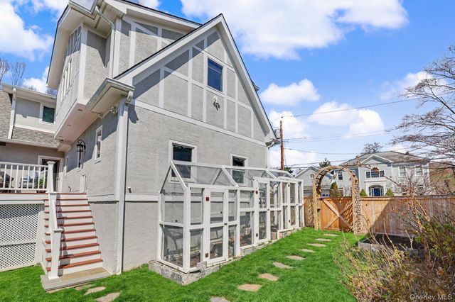 30 Wainwright Street, Rye, NY 10580