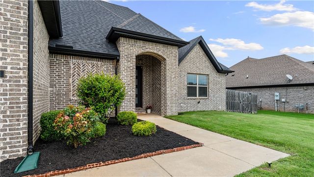 1211 Brandon Way, Bentonville, AR 72713