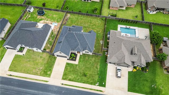 1211 Brandon Way, Bentonville, AR 72713