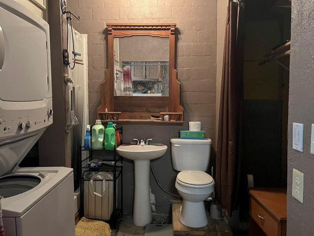 202 1st Street, Brazoria, TX 77422