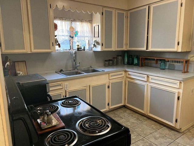 202 1st Street, Brazoria, TX 77422