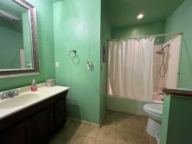 202 1st Street, Brazoria, TX 77422