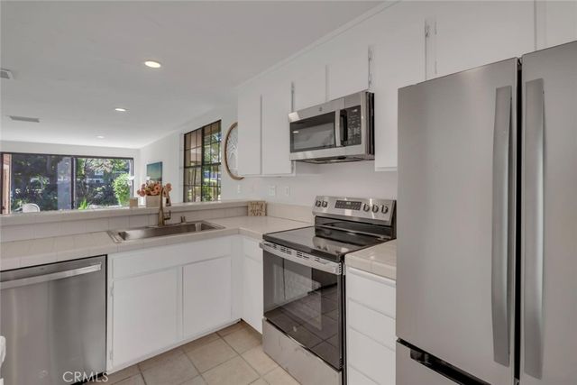 247 Pineview, Irvine, CA 92620