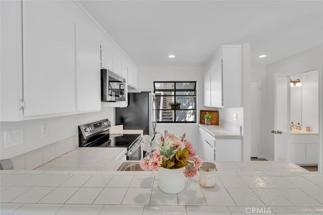 247 Pineview, Irvine, CA 92620