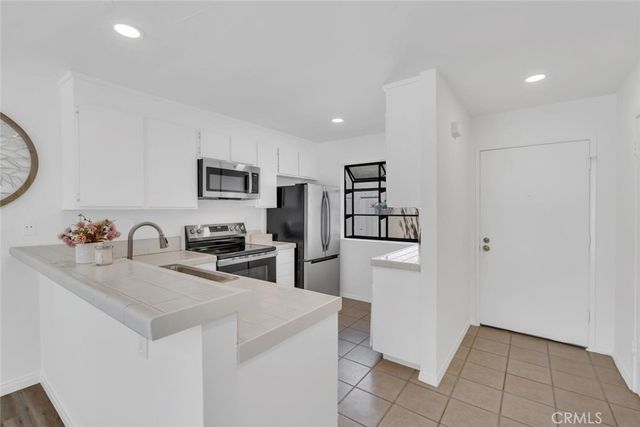 247 Pineview, Irvine, CA 92620