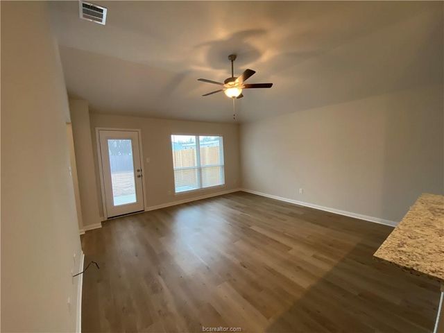 3721 Mckenzie Street, Bryan, TX 77803