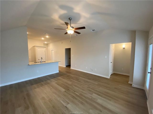 3721 Mckenzie Street, Bryan, TX 77803