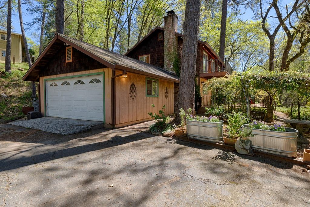 1250 Combie Rd, Meadow Vista, CA 95722