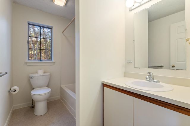 380 Ocean Rd Unit 9, Portsmouth, NH 03801