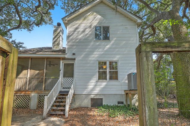 1759 Crystal Lake Drive, Charleston, SC 29412