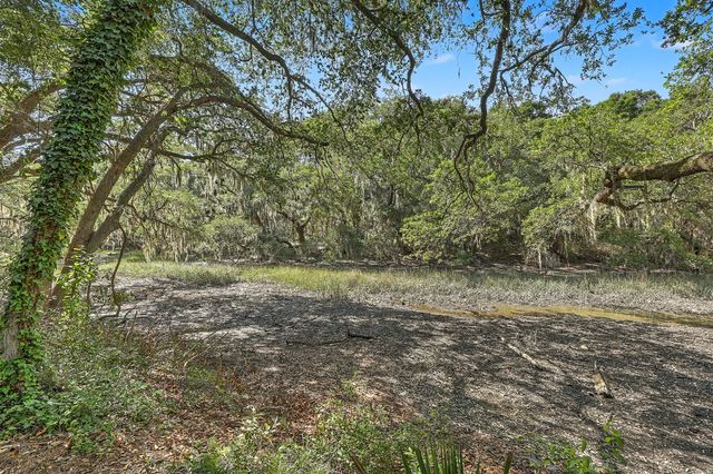 1759 Crystal Lake Drive, Charleston, SC 29412