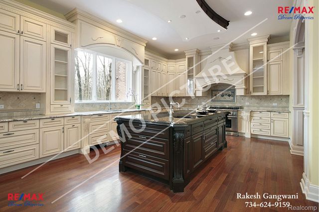 31111 Lahser Road, Beverly Hills Village, MI 48025