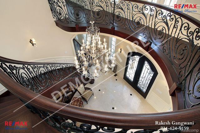 31111 Lahser Road, Beverly Hills Village, MI 48025