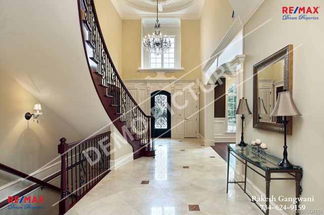 31111 Lahser Road, Beverly Hills Village, MI 48025