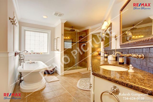 31111 Lahser Road, Beverly Hills Village, MI 48025