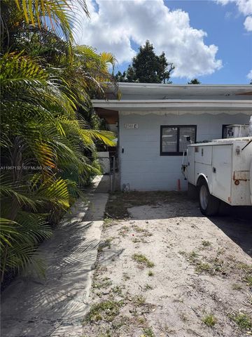 2340 NW 81st St 1, Miami, FL 33147