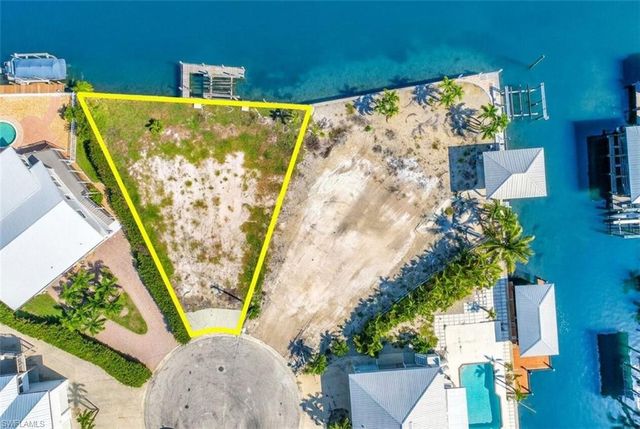 20 Avenida Carita, Fort Myers Beach, FL 33931