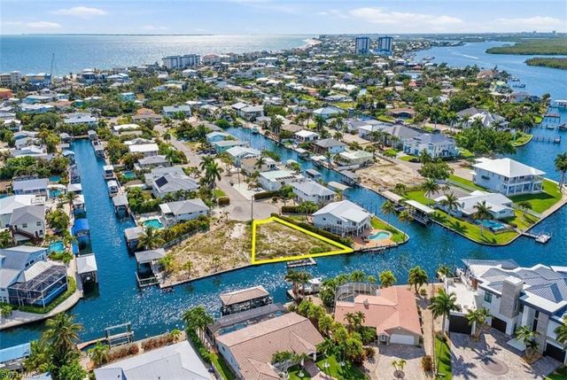 20 Avenida Carita, Fort Myers Beach, FL 33931