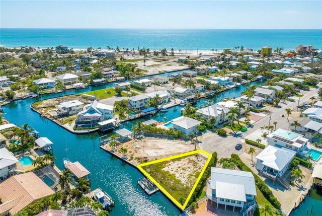 20 Avenida Carita, Fort Myers Beach, FL 33931