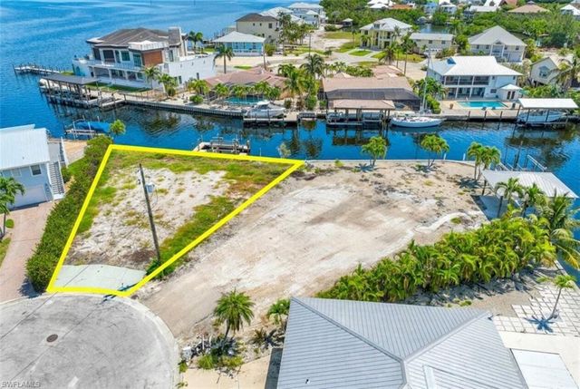 20 Avenida Carita, Fort Myers Beach, FL 33931
