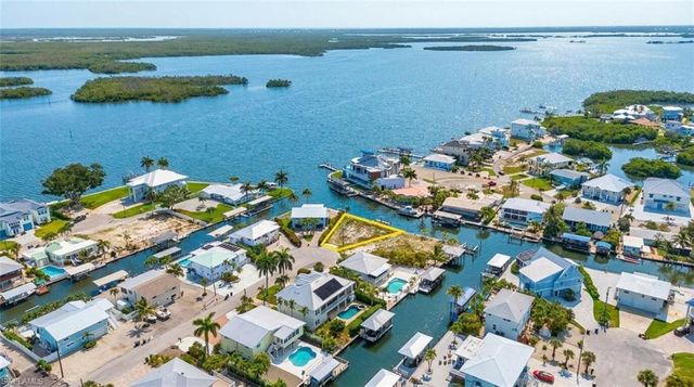 20 Avenida Carita, Fort Myers Beach, FL 33931