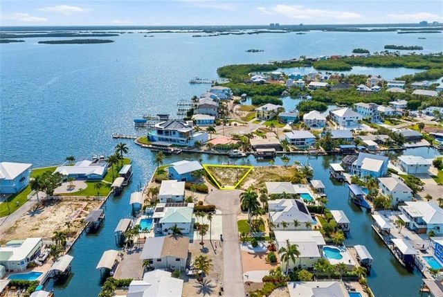 20 Avenida Carita, Fort Myers Beach, FL 33931