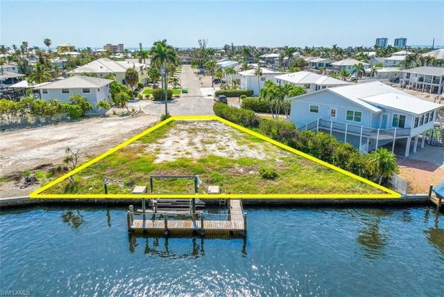 20 Avenida Carita, Fort Myers Beach, FL 33931