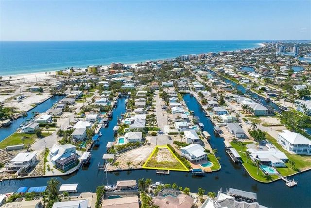 20 Avenida Carita, Fort Myers Beach, FL 33931