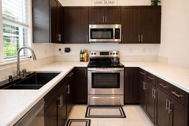 519 SW 19th Terrace, Fort Lauderdale, FL 33312