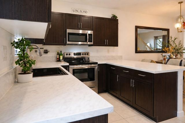 519 SW 19th Terrace, Fort Lauderdale, FL 33312