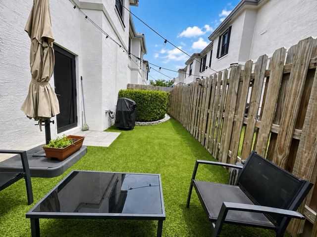 519 SW 19th Terrace, Fort Lauderdale, FL 33312