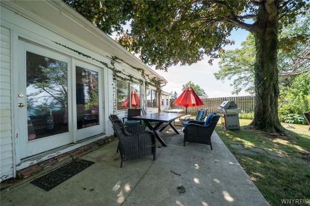4904 Lake Shore Road, Hamburg, NY 14075